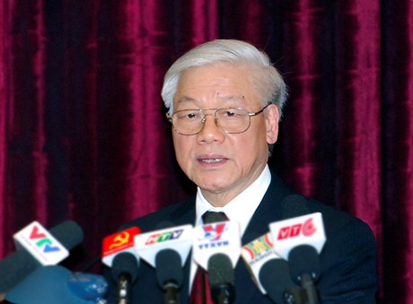 Đổi mới bao gồm trị chưa hẳn là làm biến hóa chế độ chính trị Đổi mới thiết yếu trị không phải là làm chuyển đổi chế độ chính trị